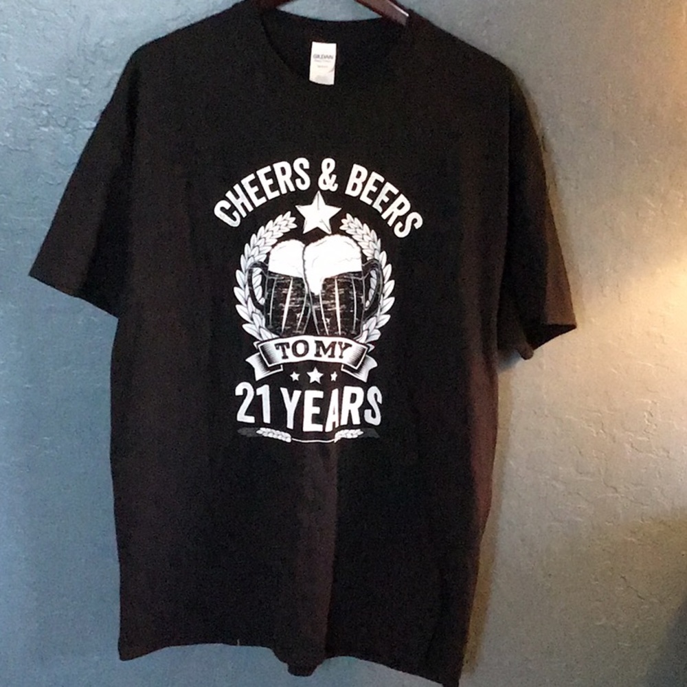 Men’s black 21st birthday shirt.